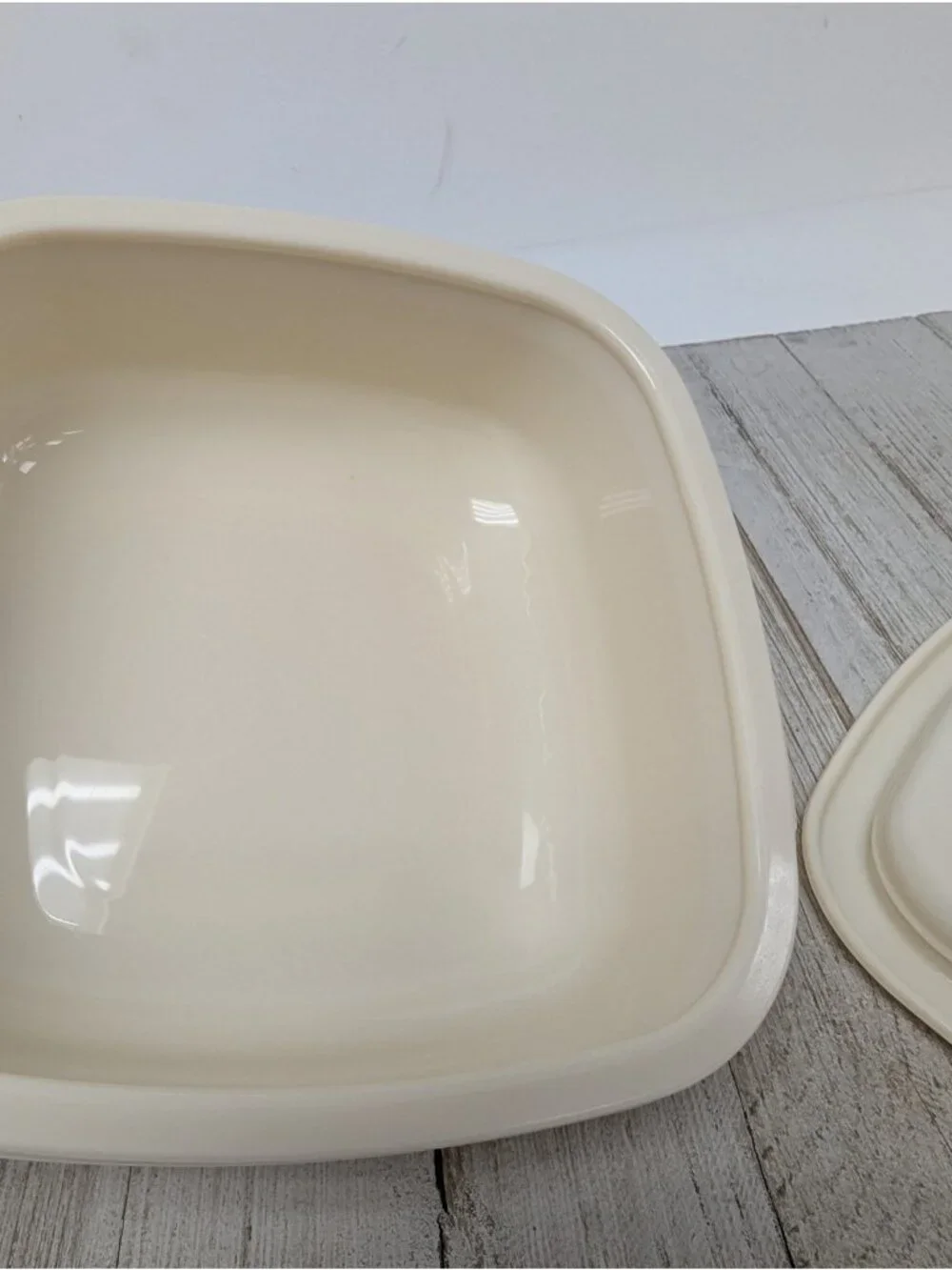 Rubbermaid 2 Cup Storage Container #2243 Square Servin Saver Almond Excellent